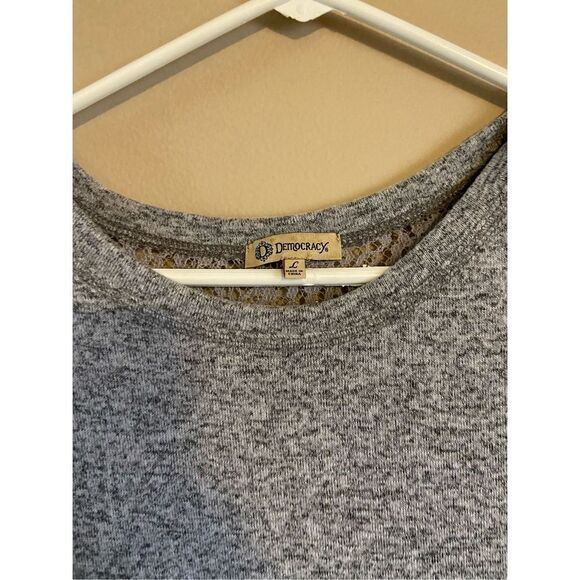 Democracy cold shoulder sweater - Picture 2 of 6